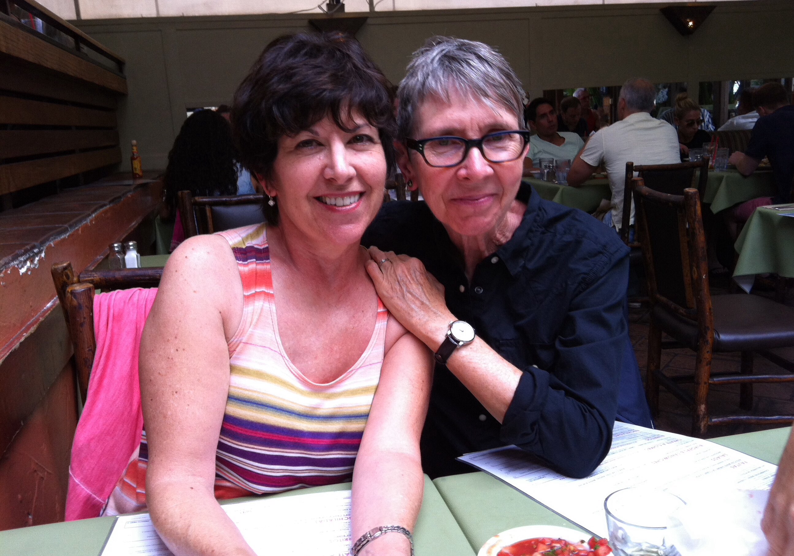 This is one of many memories I’ve shared with Lisa. A trip down to L.A. in 2014 . One of many times Lisa cooked a fine Italian meal. She became an amazing cook and I was the beneficiary of great meals. Food and wine shared with friends, nothing better❤️ Whatever Lisa put her mind to, she mastered!