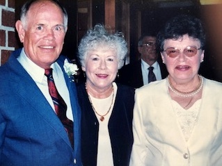 Perry, Jeanette, Janice
Glenn Jacobson’s Wedding - July 17, 1999