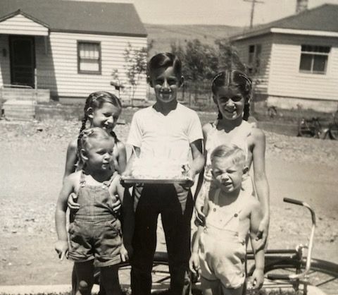 Jean Ann with her brothers and sisters