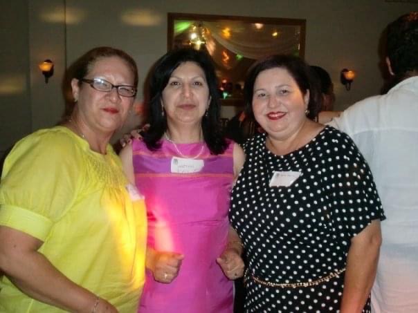 Hicimos muchas diferentes reuniones en casas de nuestras amigas. Karen nunca olvidaremos tu contagiosa alegría y te extrañaremos por siempre y en cada uno de nuestros futuros reencuentros. Tengo muchísimas fotos que quisiera compartir, pero hay que dejar espacio para otros. Un abrazo hasta el cielo y hasta que Dios nos llame a estar juntas de nuevo. Un abrazo muy fuerte a la familia y triste que no pueda acompañarlos, estoy en Michigan, pero estaré con ustedes en mi corazón.