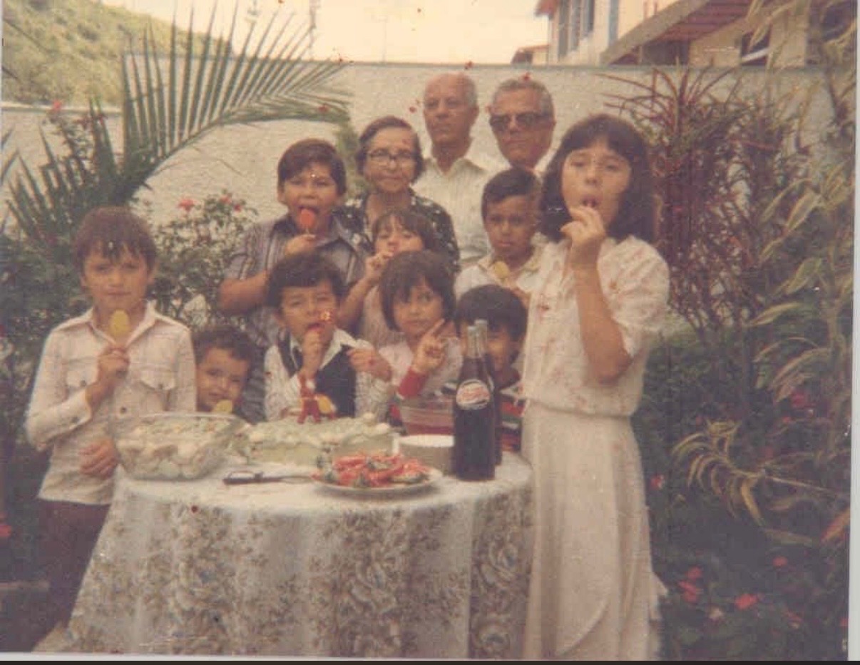 Nuestros Vecinos de toda la Vida, La Familia Bueno, muy queridos❣️
Claro, una foto histórica….