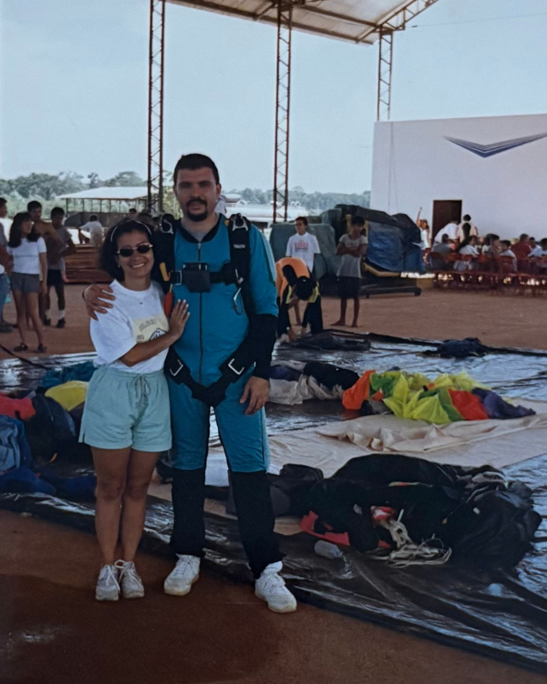 Mozart and Rosy in the photo.Skydiving week in Satarém/Pará/Brazil.