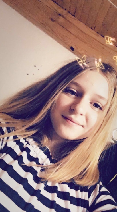 Alessia je ne t’es devouvert que hier tu était déjà parti... je ne te connais peut être pas mais je sais que tu as un bon fond et que tu ne mériter en aucun cas de malheur en apprenant ce qui s’est passer je me suis senti mal pendant quelque temps et au moment où j’écris je suis encore dans le même état j’ai vécu la même chose que toi mais une fille qui a un visage d’ange ne peut pas le devenir aussi jeune ( transformer en ange) j’aurai voulu faire ta connaissance plutôt... repose en paix ma jolie ❤️