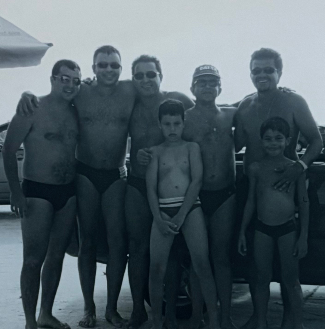 Mozart with some old friens, Matheus(son), Sthefano(another child).
On the beach in Salinas/Pará,Brazil.