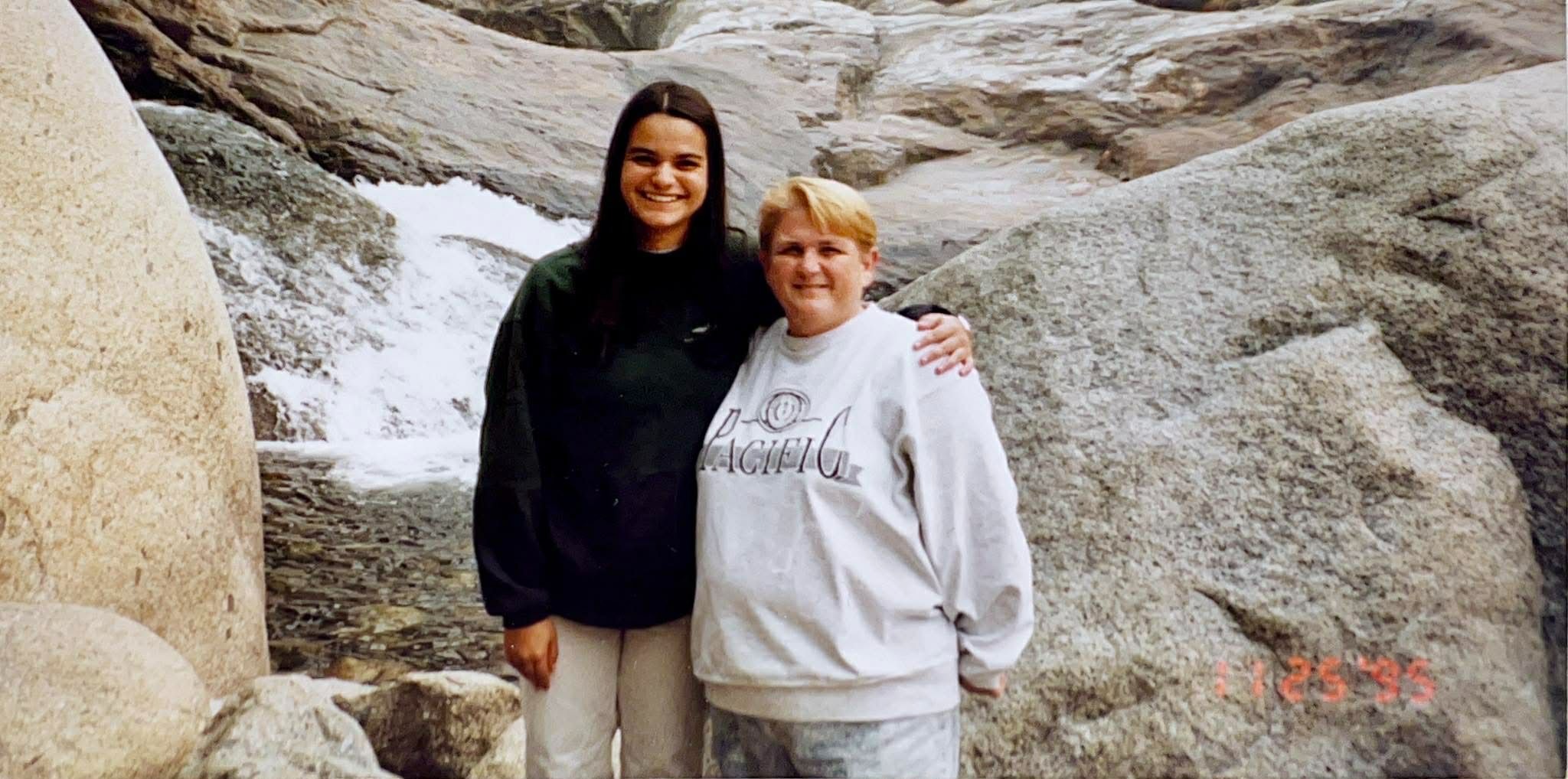 Marilee was my "mom for 1 year" and I am so glad I had the chance to be around her and the whole family. Marilee was cheerful, always positive and full of joy.
I will always remember her as a genuine, happy and full of life person.
I am sure she is now in God's arms and here she will always be remembered tenderly.