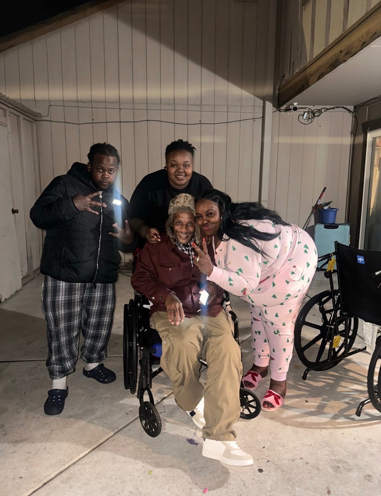 Family pic w Niece Ja’Mesha Knox , Nephew James Knox Jr, and Sis-n-Law Ursala Morris