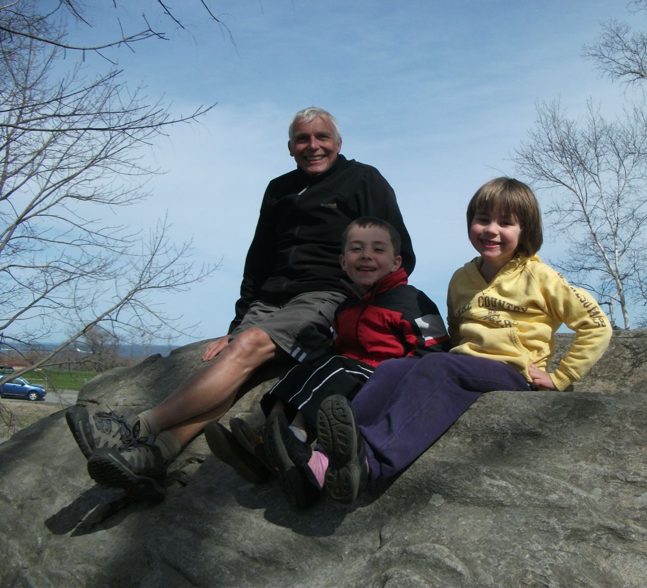 28/04/2023
Maine
Granddad Tony+Rian+Tori
Life is an experience of Sad & Happy moments.
Make sure the Happy ones outweigh the Sad.
Our moments with "Miss Victoria" :-
Sad:- 1
Happy:- Zillions