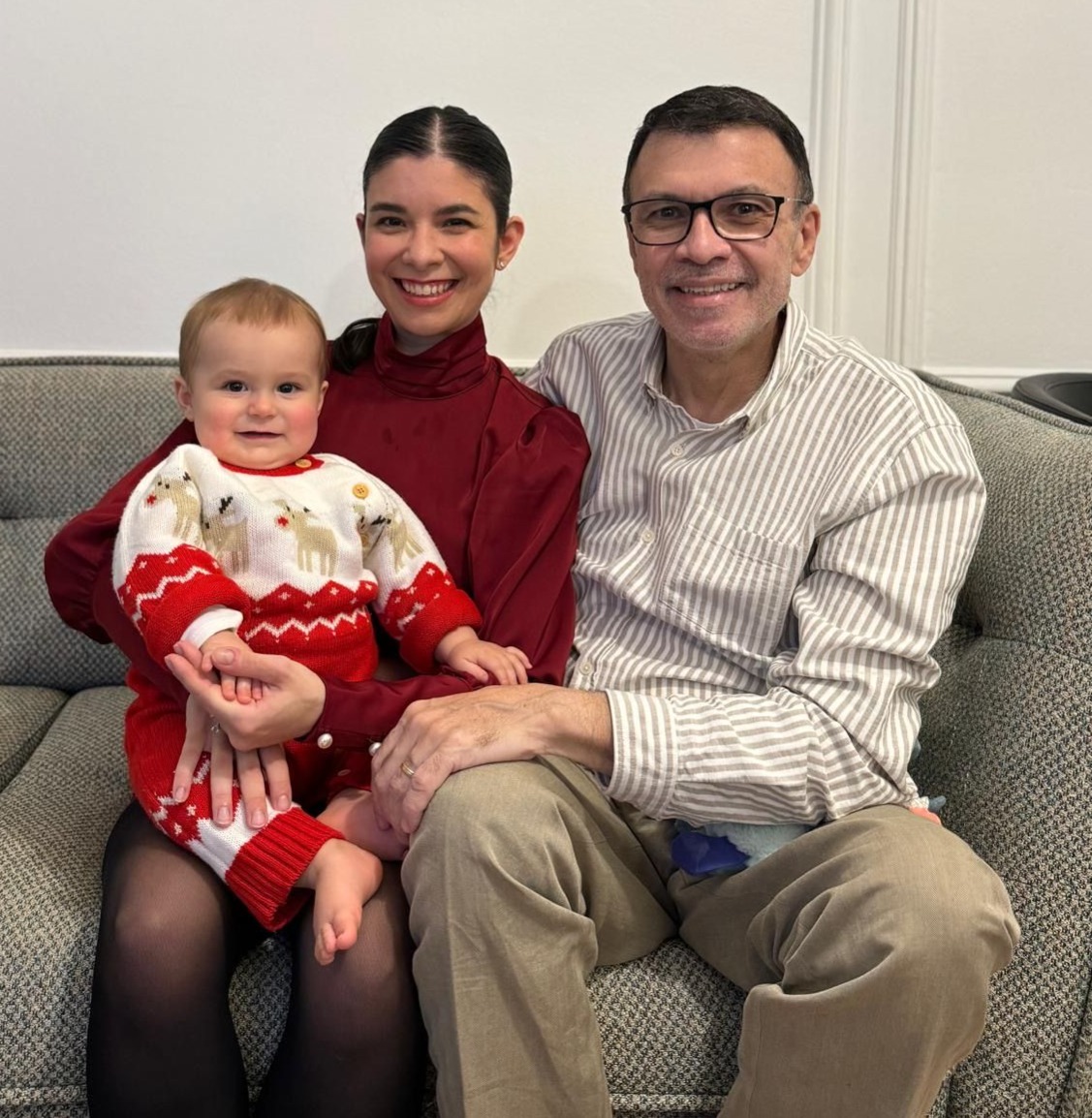 ENG: Our 1st Christmas with Enzo bear, 2024. POR: Nosso primeiro Natal com o Enzo lindinho, 2024.