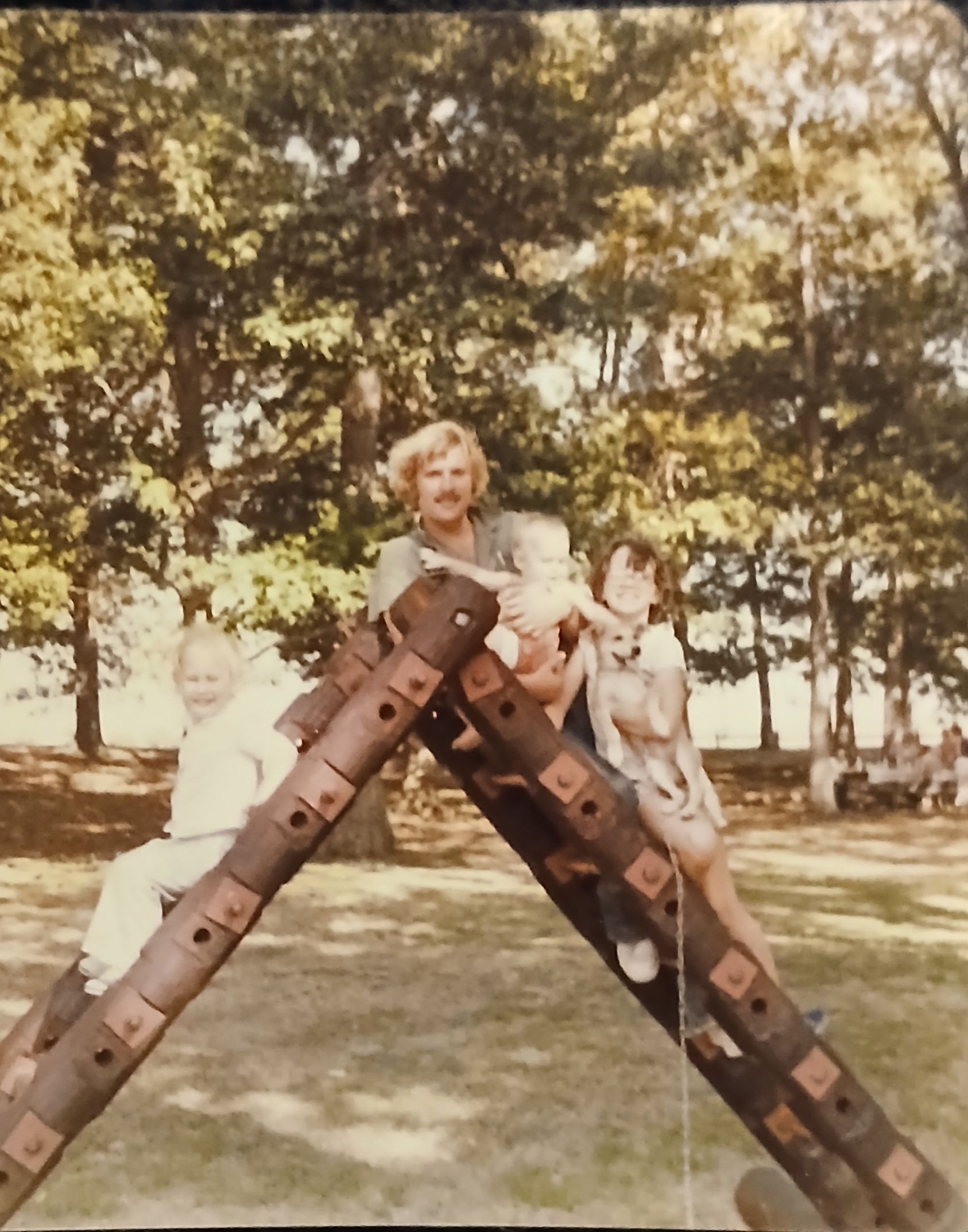 Robert, Carrie, Tasha and Amber
Kachina (the dog)
Land between the Lakes
August 1978