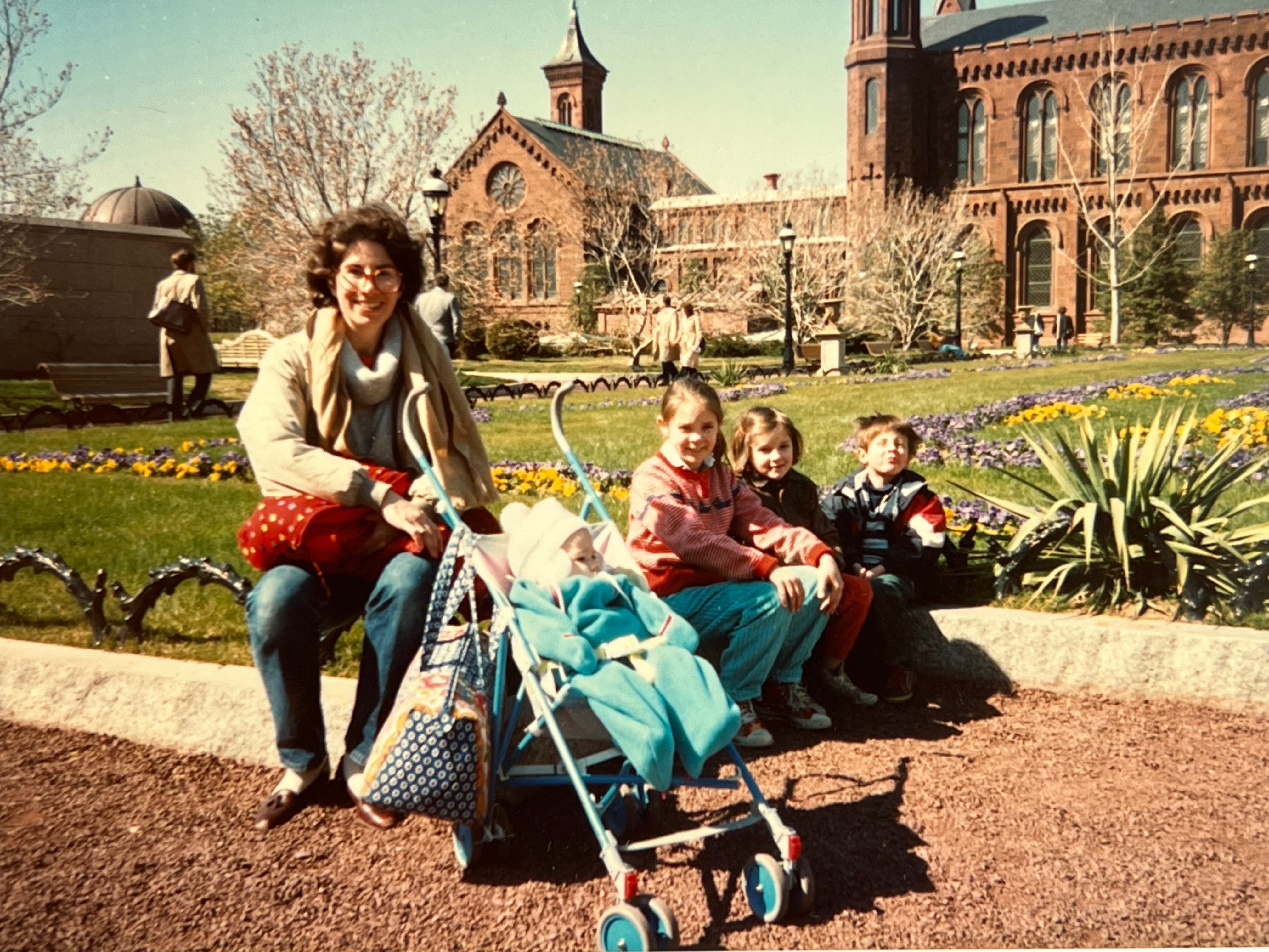 Robin 💛 with us at the Smithsonian and Cleo as a baby
