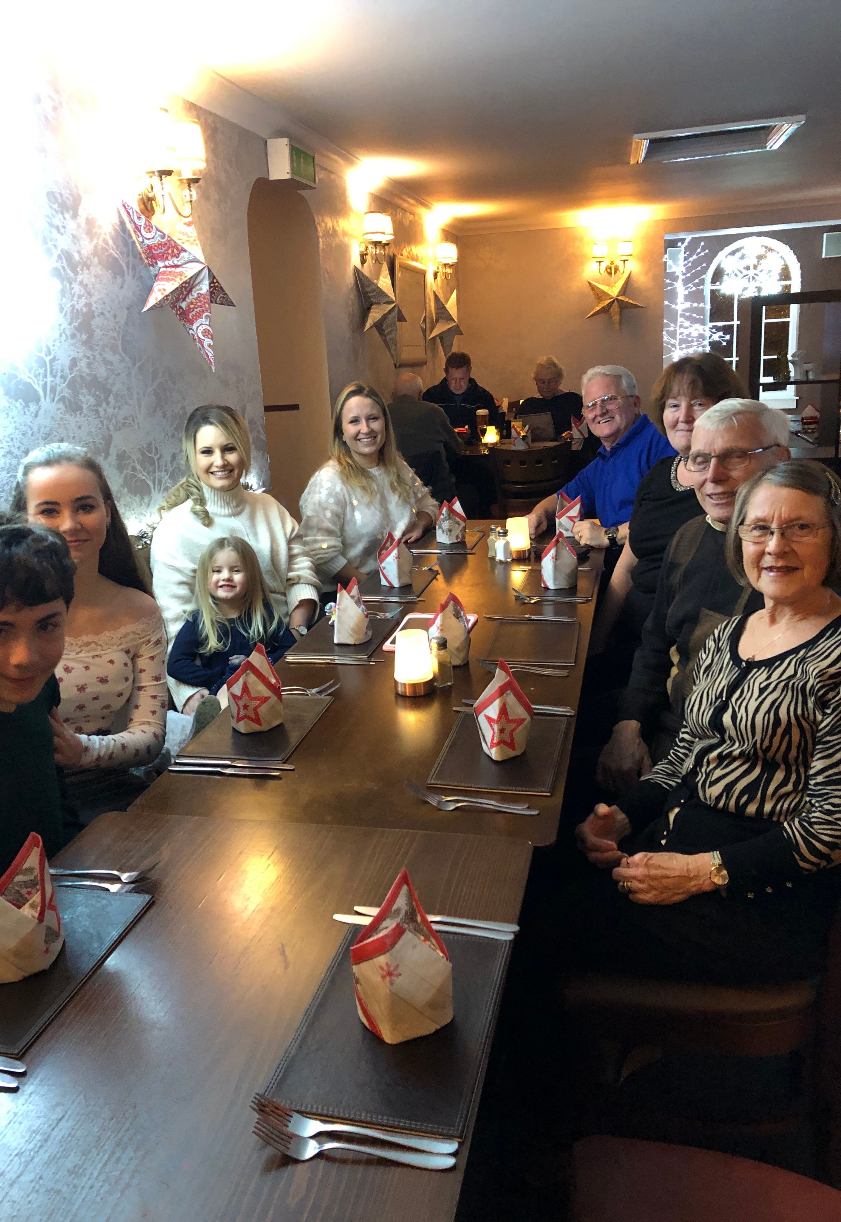 30/12/2019
Shelley+McColm Xmas-Scotland
Rian+Tori+Chloe+Rebecca+Bethany+John+Edwina+Granddad Tony+Granny Rosemary.