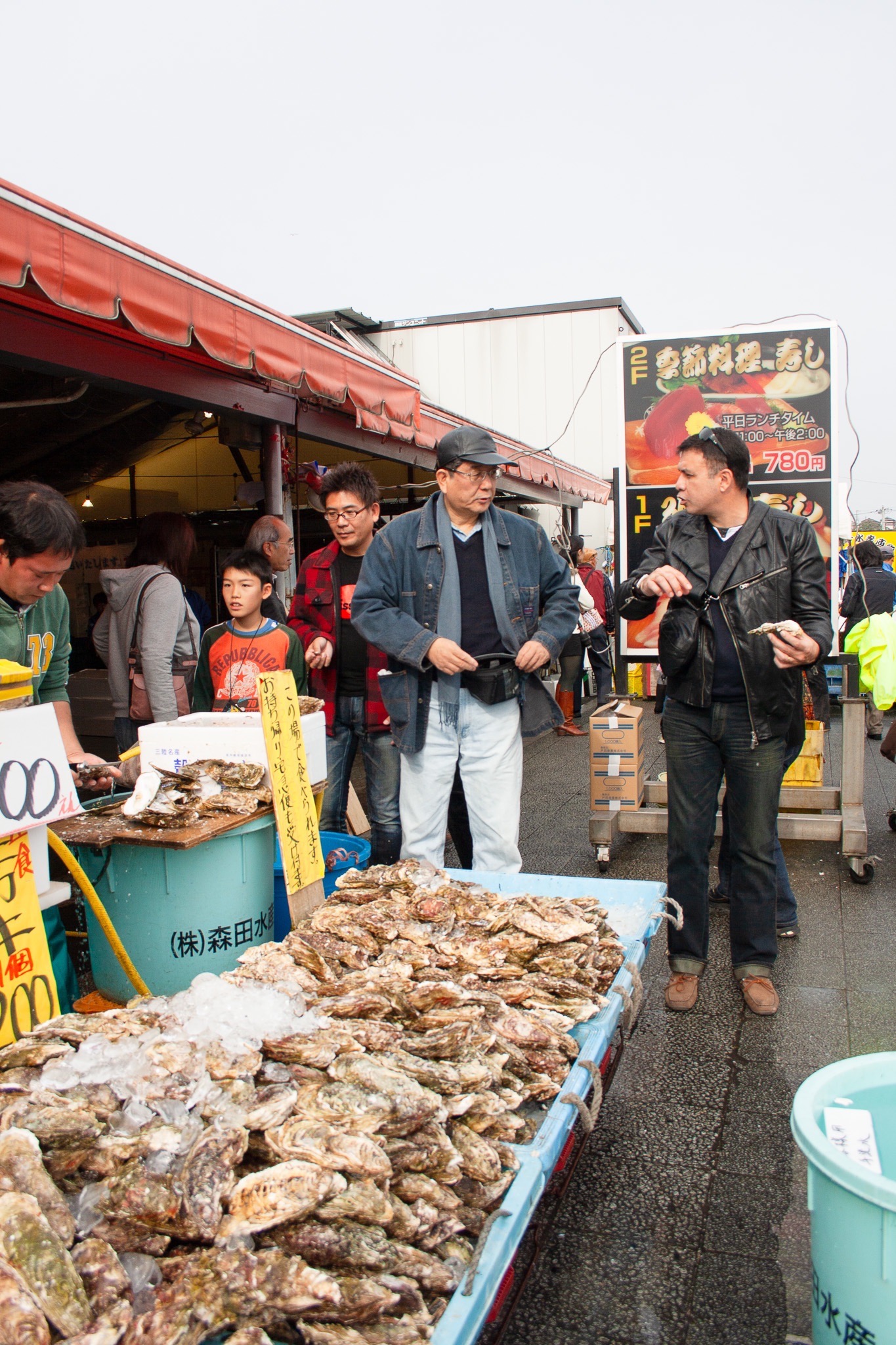 Professor Ushio Sumita and Mozart. Nakaminoto fish market in Japan.