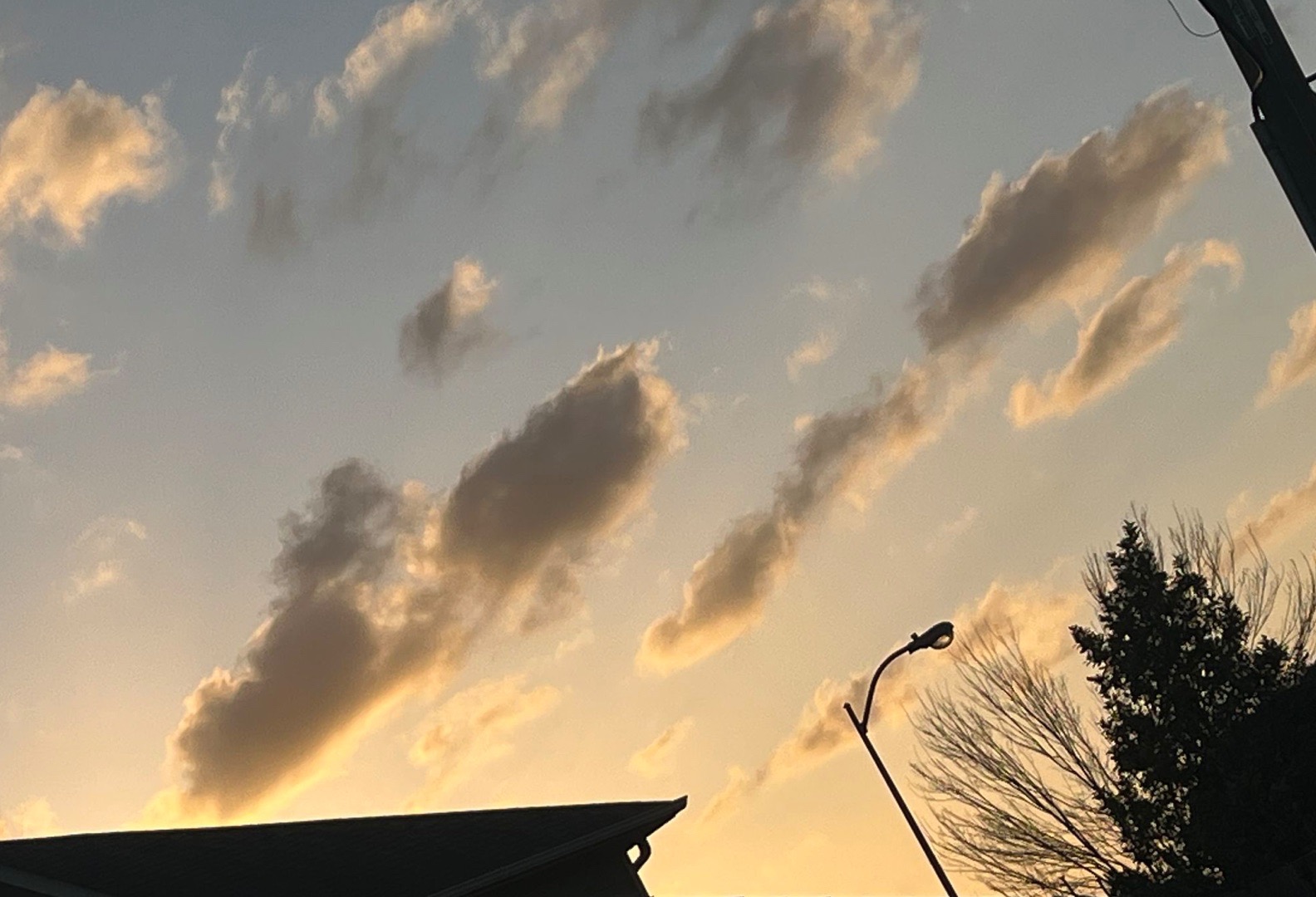 Hiii Ale! I don’t personally know you but I do know that your family and friends miss you so much! You made the sky so pretty today! 💜