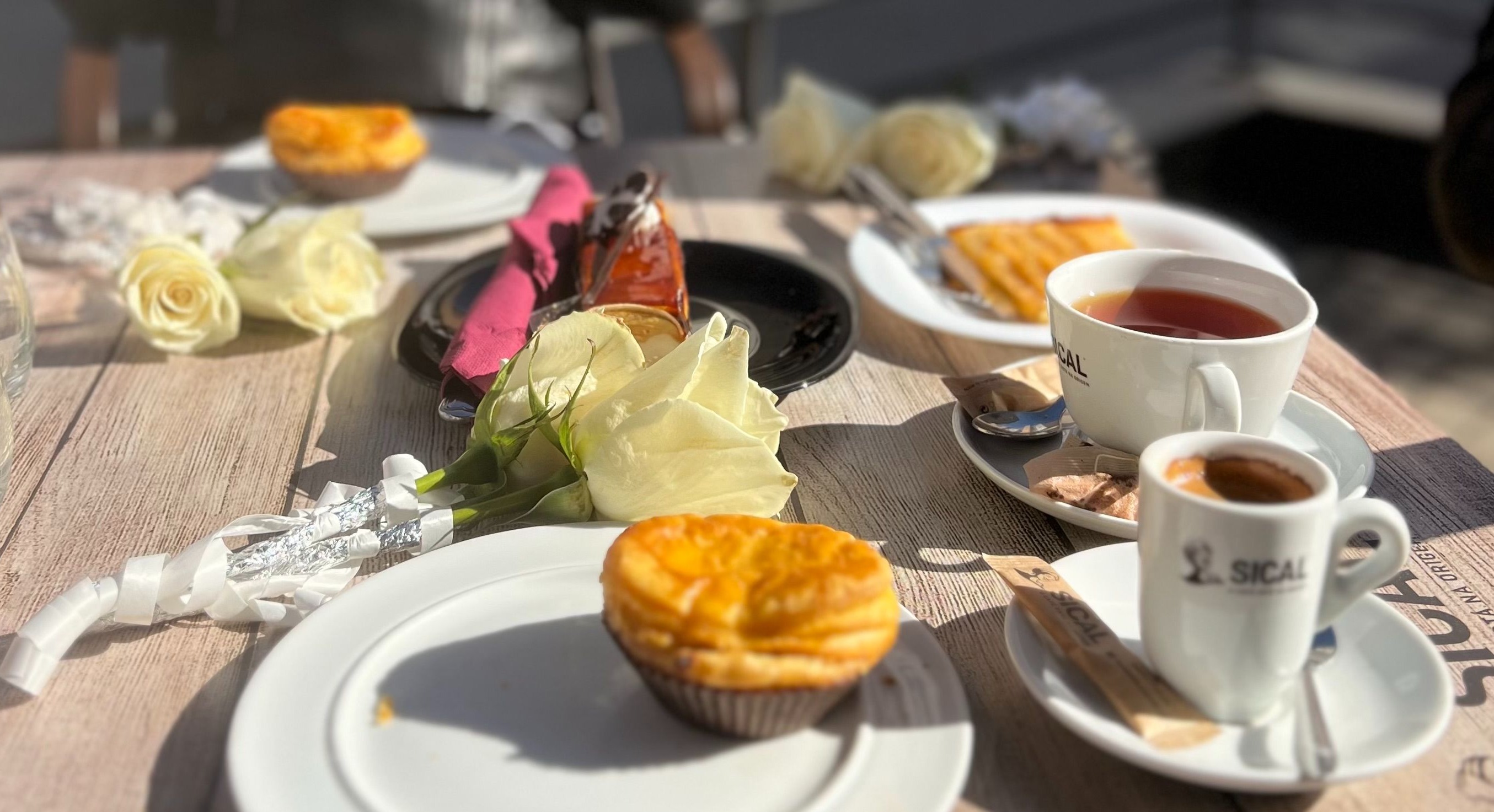 We ordered Mum's favourite pastries and cakes for breakfast in her honour – Chocolate Cake, Chicken Pie, Apple Tart and Coffee.
