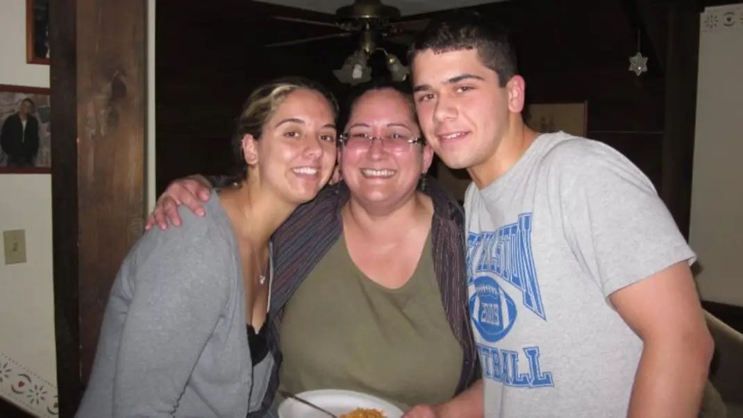 Amanda & Jake with Aunti Nona - around 2010??