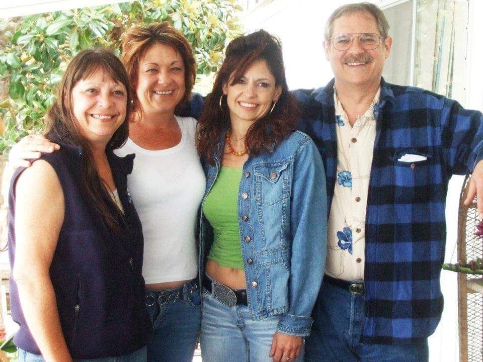 Linda, Laura, Lisa, Dan