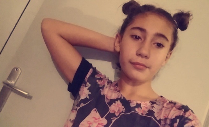 Petit ange tu est parti trop vite J ai a péri y'a quelle que seconde que tu est parti .J ai les l'arme au yeux quand je sui entrain d'écrire se message pour toi et ta famille ou meme tai proche .je te comprends moi aussi je me suis fais harceler mai j'ai tenu tu orais du en parler oui je c c facile de dire sa mai tu orai du le dire aumoin à une personne mai aumoin maintenan tu vie une autre vie petre mieux on ne pourra pas savoir mai sache que je pence à toi tous les jour je regarde t'ai instagram en boucle tu étai si belle mai dernier se sourire se caché une autre personne je t'aime fort gros bisous et repose en paix 💜💜💜💜Lea