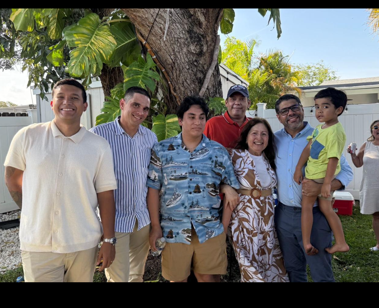 Visita de Leo, Cumpleaños de Morochos y Bautizo de Liam
