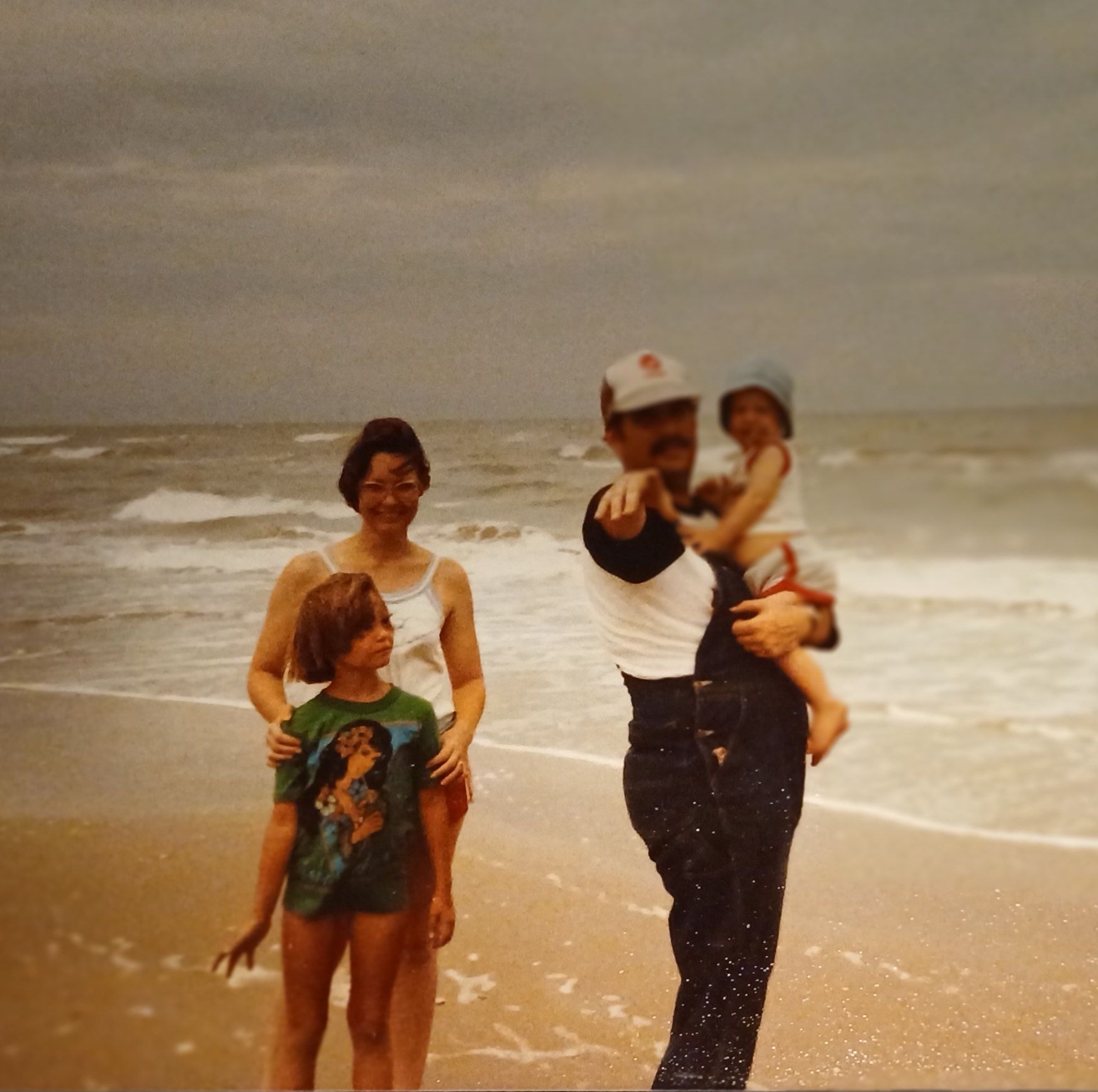 Robert, Roberta, Amber and Patrick
South Padre Island
July 1985