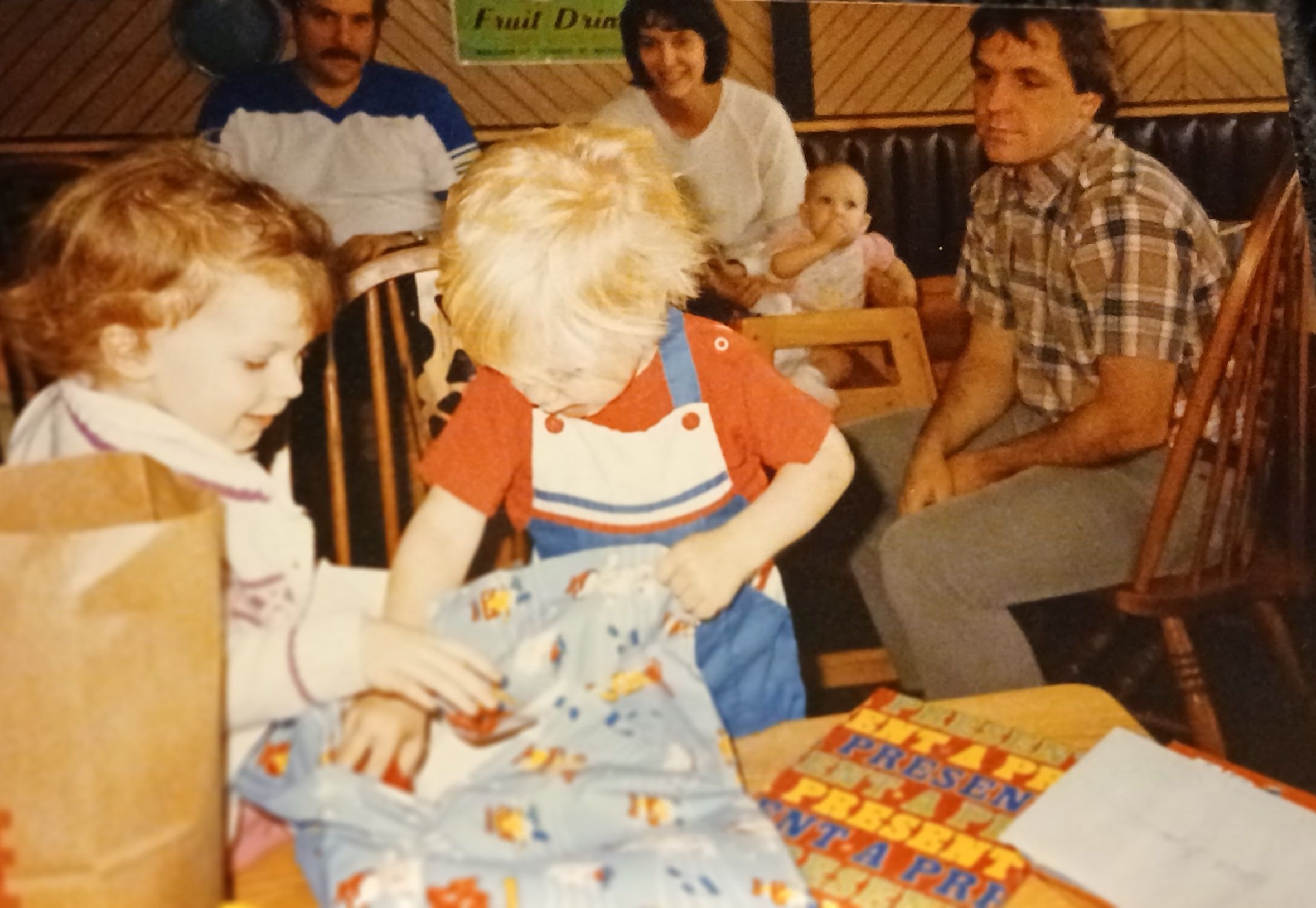 Robert, Sylvia, Mark, Katie, Jennifer and Patrick.
March 1986